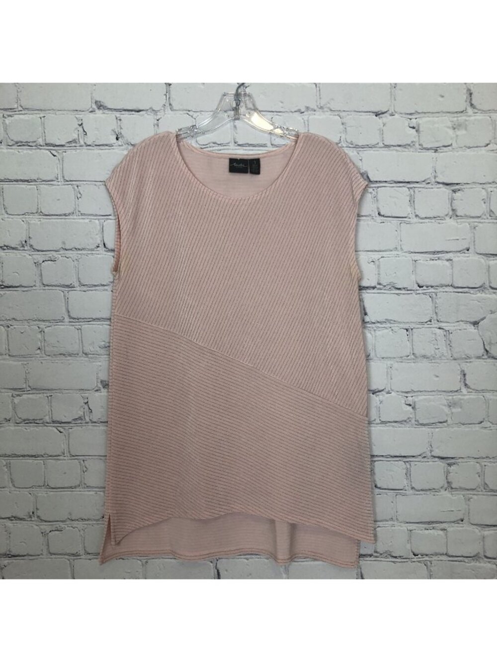 Chicos Travelers Pink Stretch Knit Top Size 1 Silver Stripe